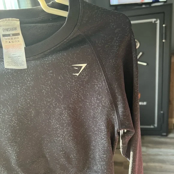 Gym top - Picture 3 of 3